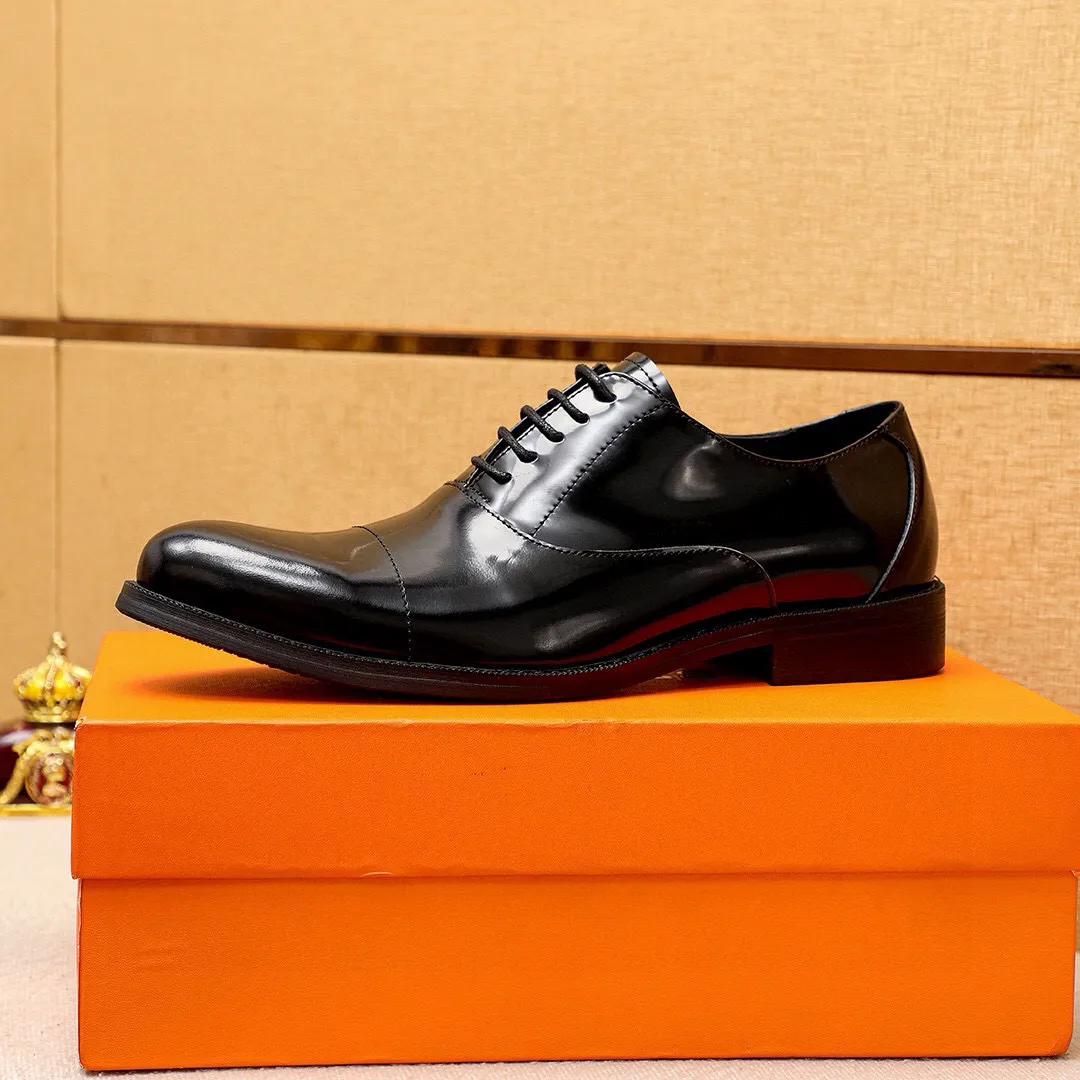 Men's shoes 💰460💐 Product trademark: HERMES "Hermès" business leather shoes Regular size: 38-44 (45🉑️customized) Product materials: Selected imported first-layer open-edge beaded calfskin upper, imported water-dyed 🐂 cowhide lining. Strong three-dimensional visual effect, non-slip and wear-resistant combination outsole Color: 2⃣️colors available